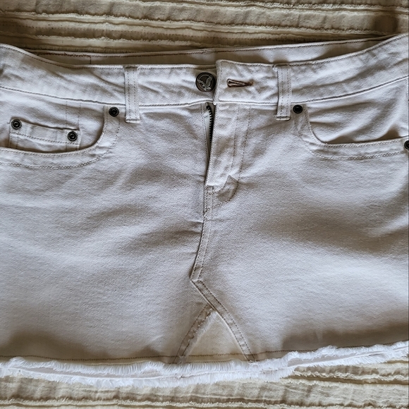 NWOT American Eagle Outfitters Carpenter-White Denim Mini Skirt Size 8 - Picture 1 of 13